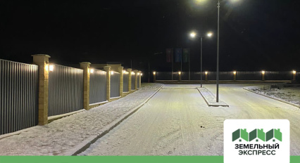 Работы по очистке снега в поселке "Карамель"